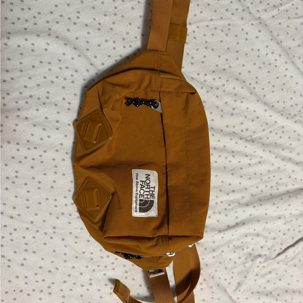 The North Face Berkeley Lumbar 4L bag